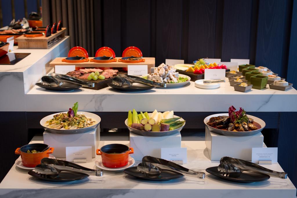 Park Lees Hotel Καοσιούνγκ Εξωτερικό φωτογραφία A salad bar