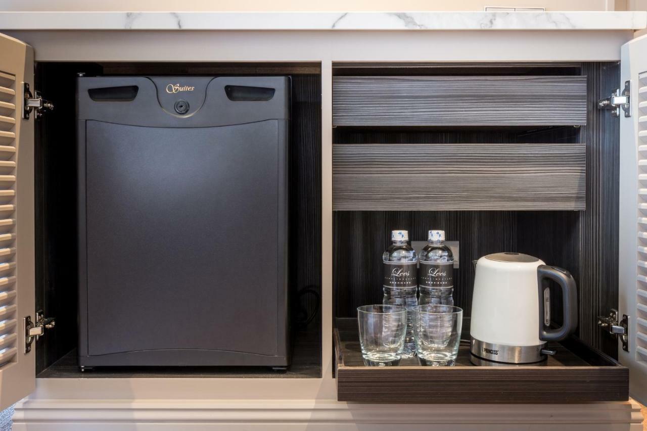 Park Lees Hotel Καοσιούνγκ Εξωτερικό φωτογραφία A mini-bar in a hotel room